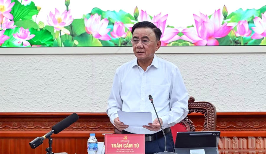 Bộ[-]Ch&iacute;nh[-]trị[-]ban[-]h&agrave;nh[-]Chỉ[-]thị[-]mới[-]về[-]ph&aacute;t[-]huy[-]vai[-]tr&ograve;[-]c&aacute;c[-]hội[-]quần[-]ch&uacute;ng[-]trong[-]giai[-]đoạn[-]ph&aacute;t[-]triển[-]mới